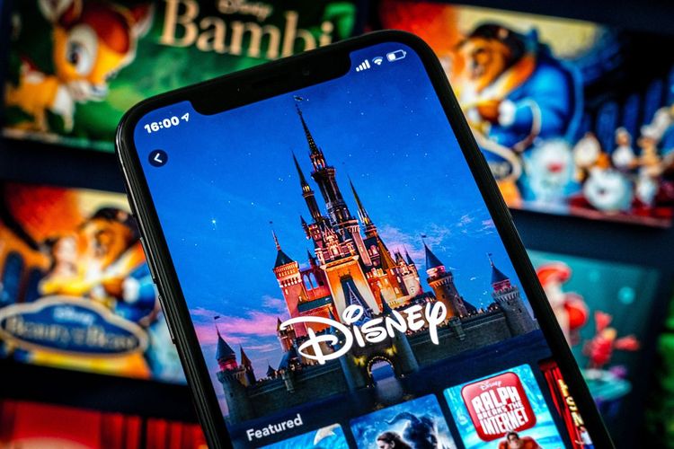 Verizon to Offer Free Disney+ as Streaming Wars Heat Up